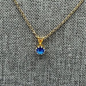 Elegant Vintage Gold Necklace with Blue Gemstone